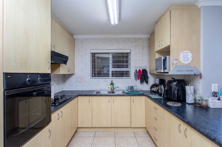 3 Bedroom Property for Sale in Windsor Park Estate Western Cape